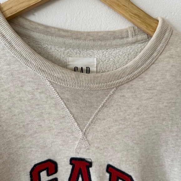45 ✏️GAP | Classic Logo Beige Crewneck Sweatshirt | Acadamia | Size XS - Picture 3 of 9